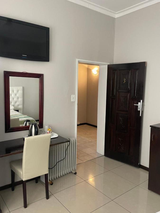 Ethithiya Boutique Guesthouse Виндхук Экстерьер фото