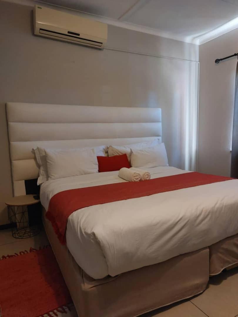 Ethithiya Boutique Guesthouse Виндхук Экстерьер фото