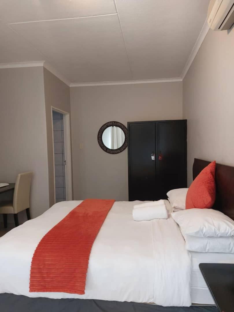 Ethithiya Boutique Guesthouse Виндхук Экстерьер фото