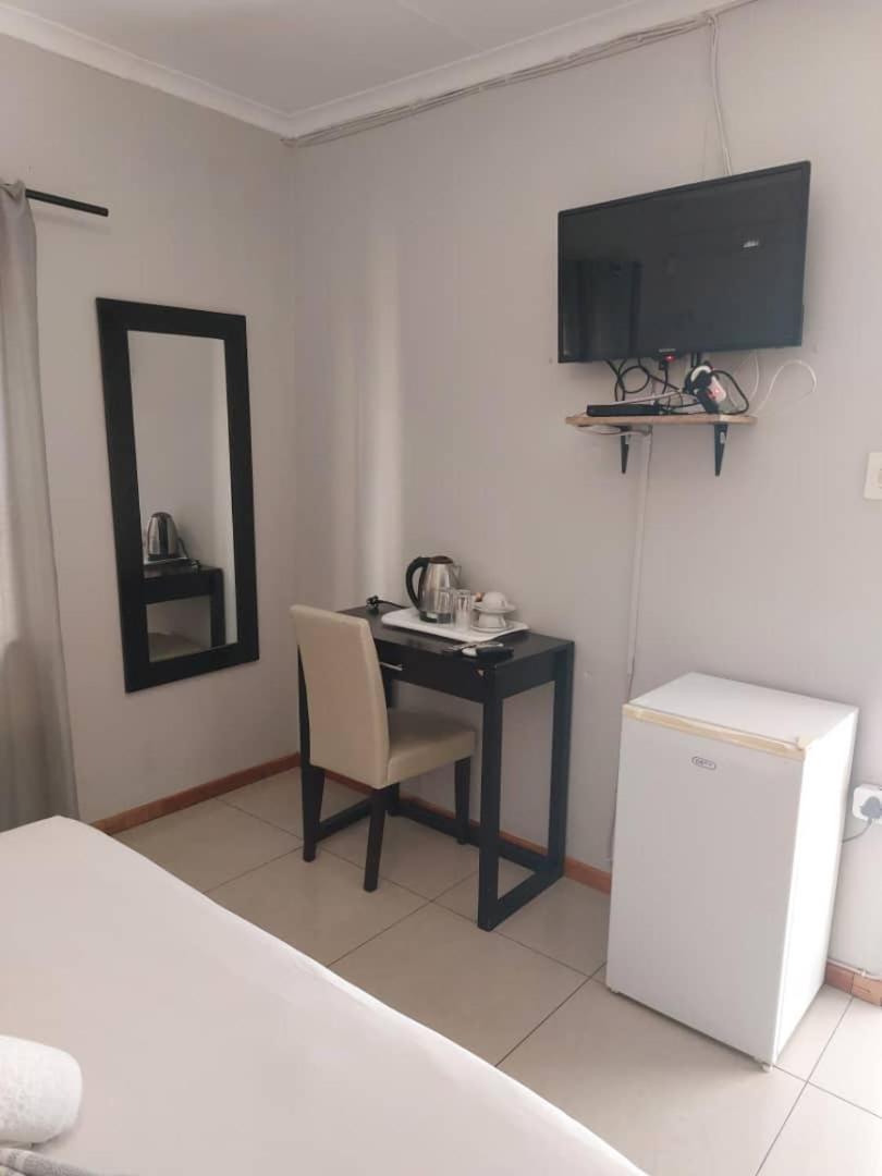 Ethithiya Boutique Guesthouse Виндхук Экстерьер фото